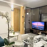 Cozy & Spacious 3br With Balconies Metro 6 Glaciere Apartment *
