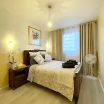 Cozy & Spacious 3br With Balconies Metro 6 Glaciere *