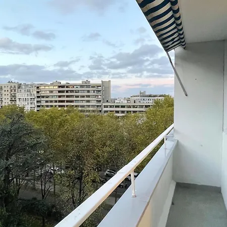 Cozy & Spacious 3br With Balconies Metro 6 Glaciere *