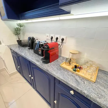 Cozy & Spacious 3br With Balconies Metro 6 Glaciere