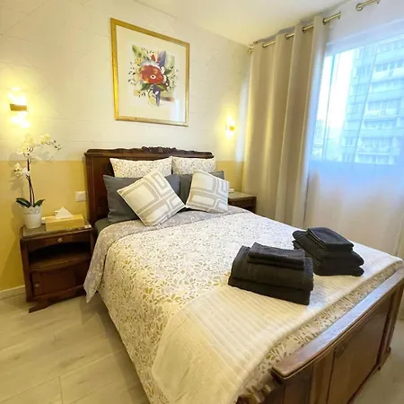 Cozy & Spacious 3br With Balconies Metro 6 Glaciere Paris