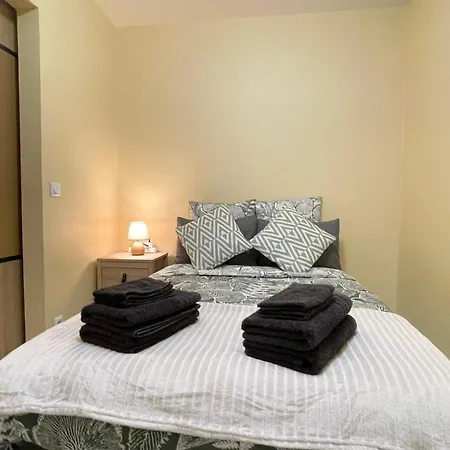 Cozy & Spacious 3br With Balconies Metro 6 Glaciere *