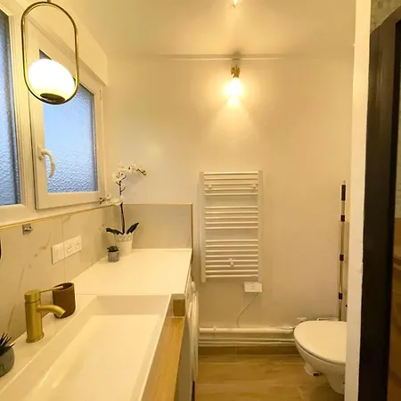 Cozy & Spacious 3br With Balconies Metro 6 Glaciere *