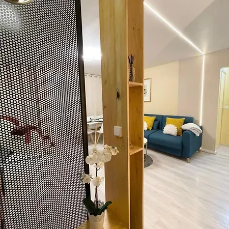 Cozy & Spacious 3br With Balconies Metro 6 Glaciere