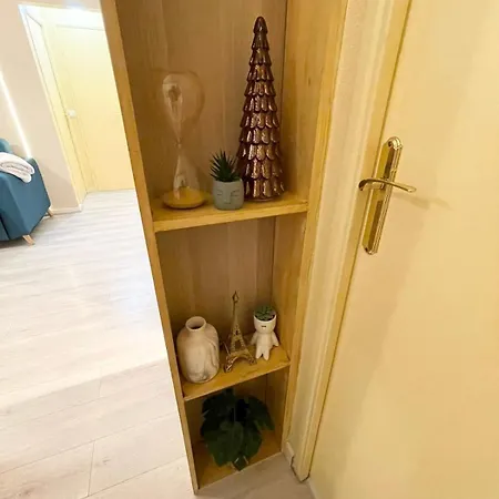 Cozy & Spacious 3br With Balconies Metro 6 Glaciere *