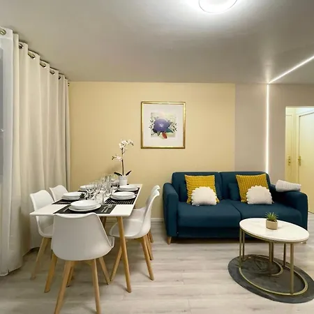Cozy & Spacious 3br With Balconies Metro 6 Glaciere Apartment Paris