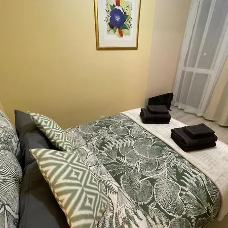 Cozy & Spacious 3br With Balconies Metro 6 Glaciere * Paris