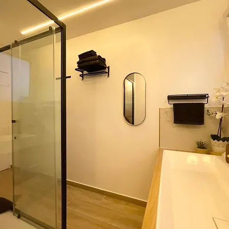 Apartment Cozy & Spacious 3br With Balconies Metro 6 Glaciere