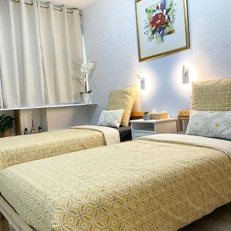 Cozy & Spacious 3br With Balconies Metro 6 Glaciere Apartment
