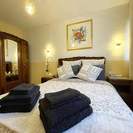 Cozy & Spacious 3br With Balconies Metro 6 Glaciere Paris