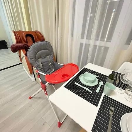 Cozy & Spacious 3br With Balconies Metro 6 Glaciere