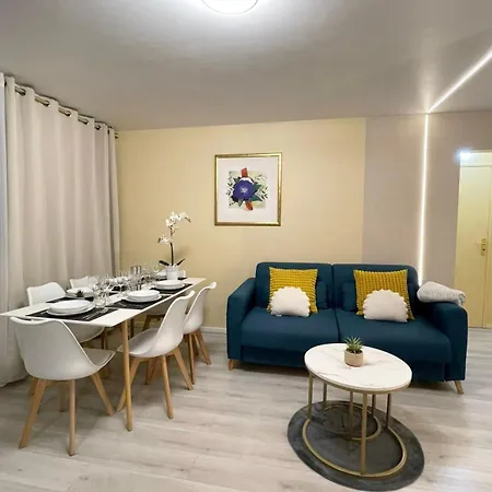Cozy & Spacious 3br With Balconies Metro 6 Glaciere *