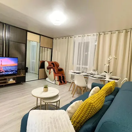 Cozy & Spacious 3br With Balconies Metro 6 Glaciere