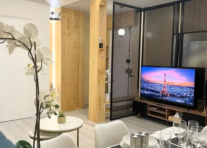 Cozy & Spacious 3br With Balconies Metro 6 Glaciere Apartment *