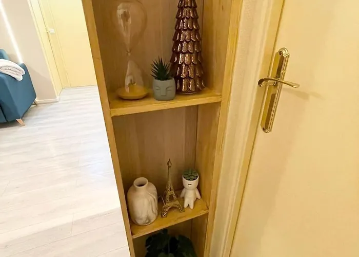 Cozy & Spacious 3br With Balconies Metro 6 Glaciere *