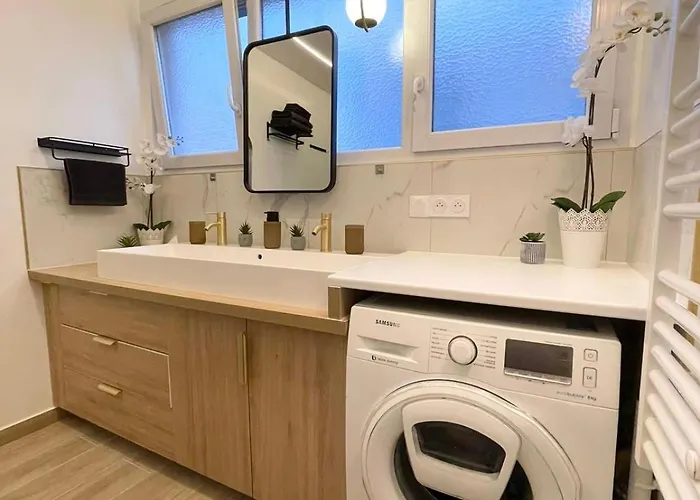 Apartment Cozy & Spacious 3br With Balconies Metro 6 Glaciere