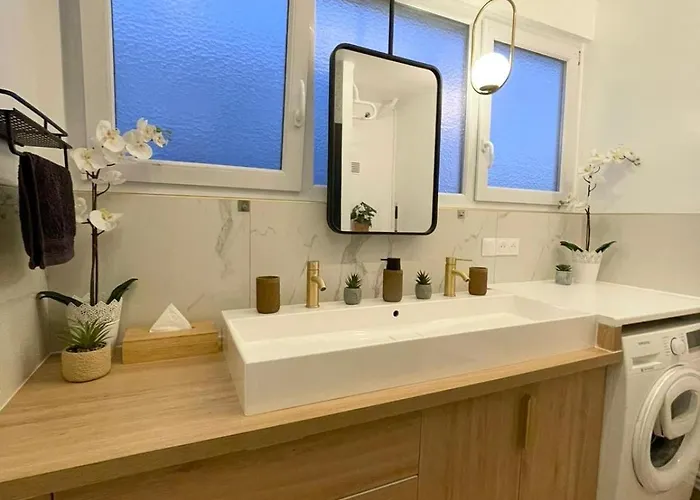 Apartment Cozy & Spacious 3br With Balconies Metro 6 Glaciere