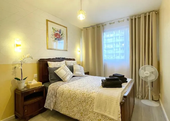 Cozy & Spacious 3br With Balconies Metro 6 Glaciere *