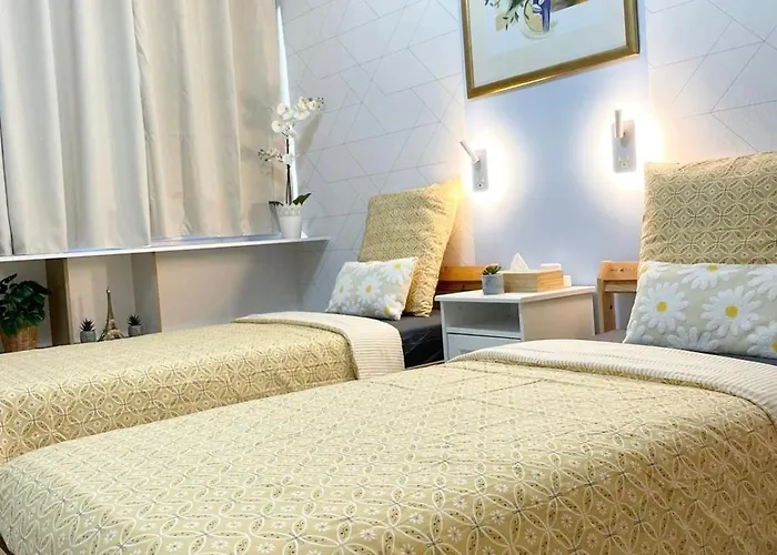 Cozy & Spacious 3br With Balconies Metro 6 Glaciere Apartment