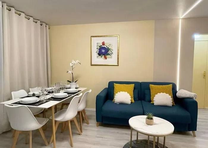 Cozy & Spacious 3br With Balconies Metro 6 Glaciere *