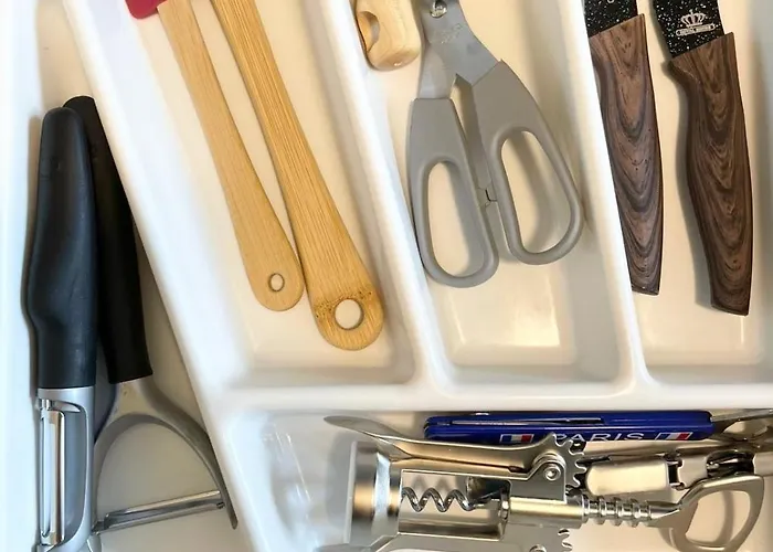 Apartment Cozy & Spacious 3br With Balconies Metro 6 Glaciere *