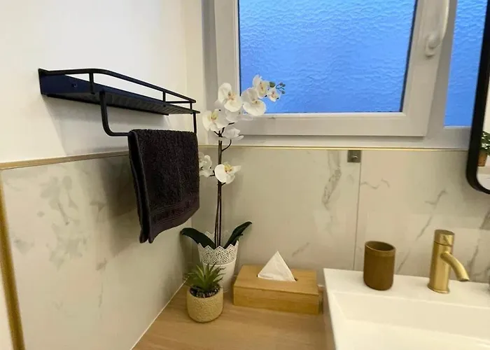 Bright&spacious 3br With Balconies Metro 6 Glacière Paris